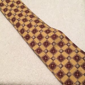 Men’s Yellow and red Robert Talbots tie